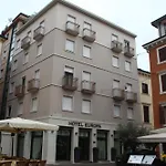 Hotell Europa 3*