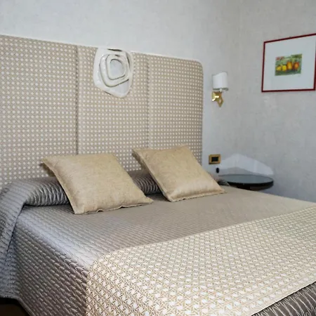 Europa מלון ורונה